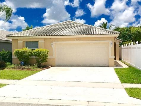 9821 Red Heart Lane Tamarac FL 33321