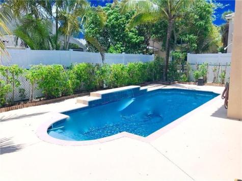 9821 Red Heart Lane Tamarac FL 33321