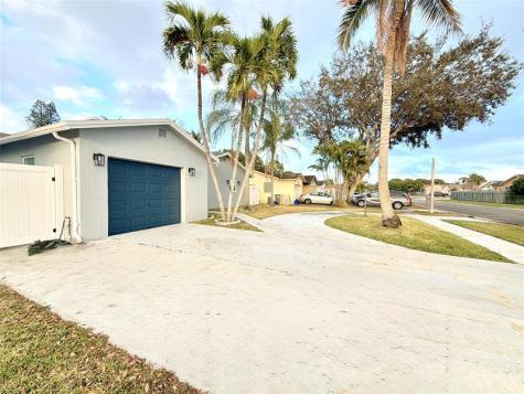 8971 SW 9th Street Boca Raton FL 33433
