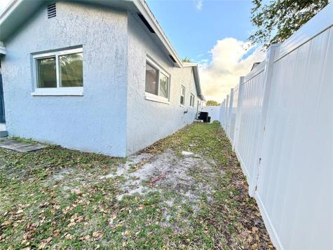 8971 SW 9th Street Boca Raton FL 33433