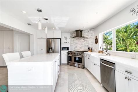 2948 NE 35th Court Lighthouse Point FL 33064