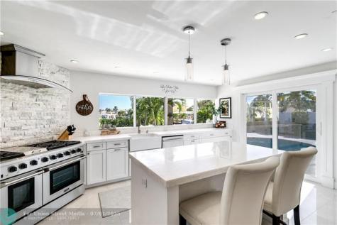 2948 NE 35th Court Lighthouse Point FL 33064