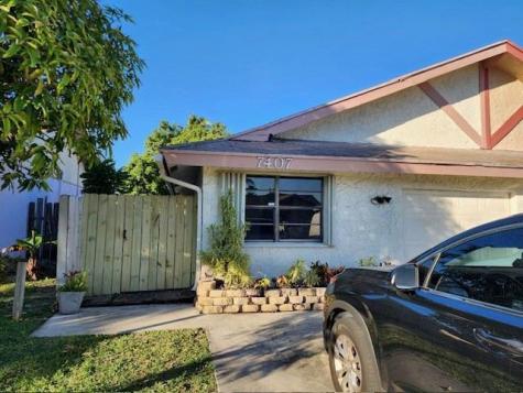 7407 SW 13th Street North Lauderdale FL 33068