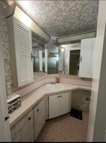 1300 NE 191st Street Miami FL 33179