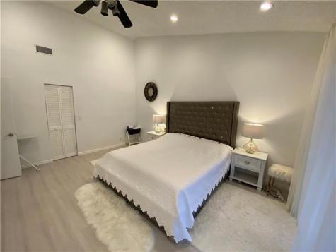 21135 Helmsman Drive Miami FL 33180