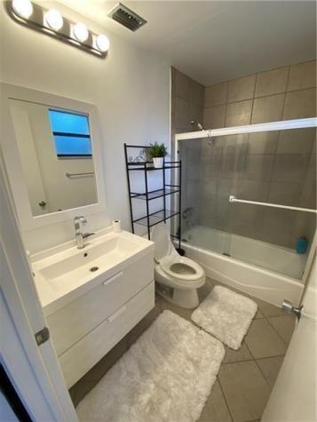 21135 Helmsman Drive Miami FL 33180