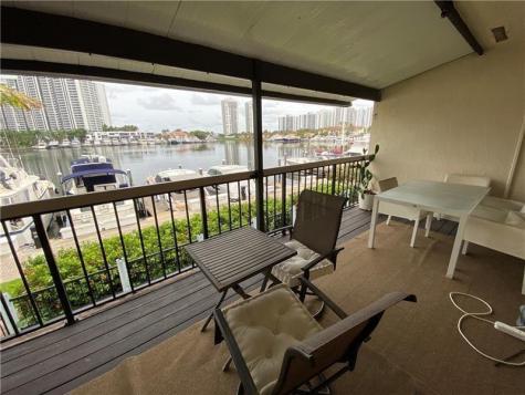 21135 Helmsman Drive Miami FL 33180