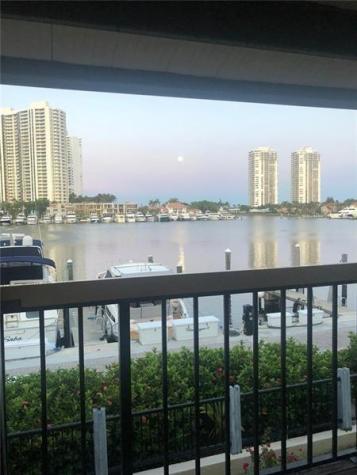 21135 Helmsman Drive Miami FL 33180