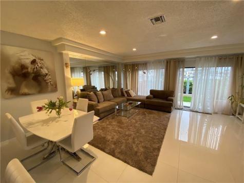 21135 Helmsman Drive Miami FL 33180