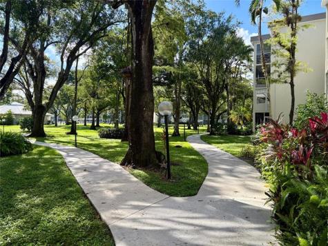 2998 NW 48th Terrace Lauderdale Lakes FL 33313