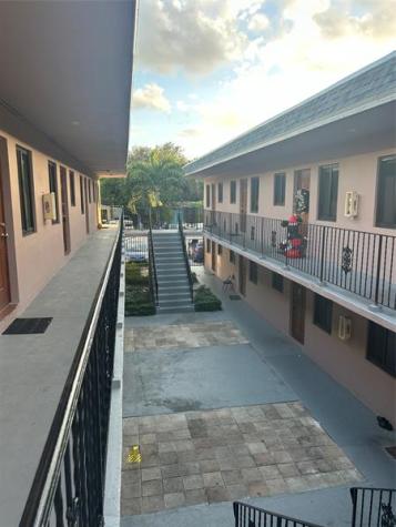 2545 Taft Street Hollywood FL 33020