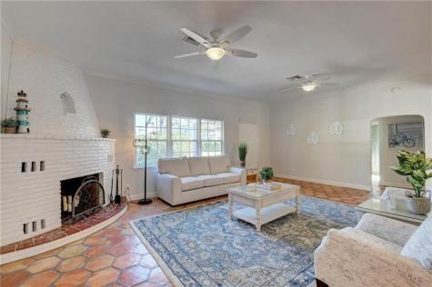 302 NW 11th Street Delray Beach FL 33444