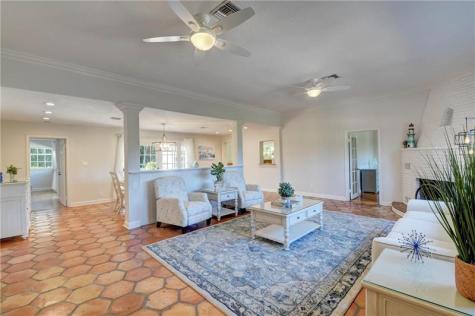 302 NW 11th Street Delray Beach FL 33444