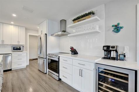 310 SE 13th Court Pompano Beach FL 33060