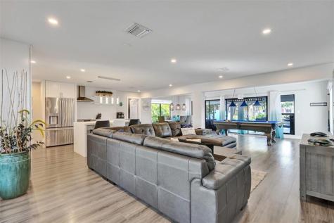 310 SE 13th Court Pompano Beach FL 33060