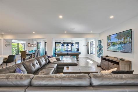 310 SE 13th Court Pompano Beach FL 33060
