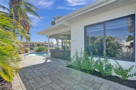 310 SE 13th Court Pompano Beach FL 33060