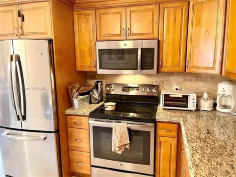 2042 Newcastle C Boca Raton FL 33434