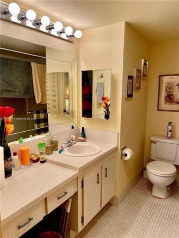2042 Newcastle C Boca Raton FL 33434