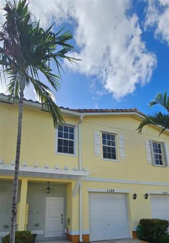 1129 NW 41st Lane Lauderhill FL 33313
