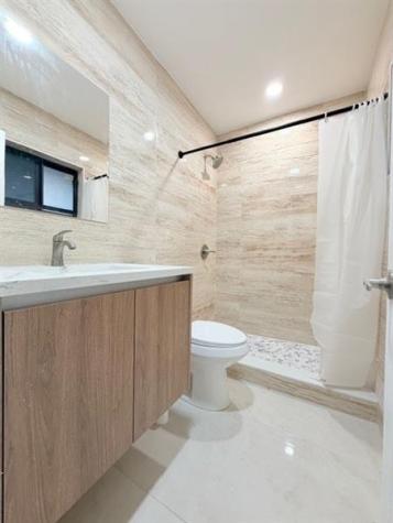 53 NE 16th Place Fort Lauderdale FL 33305