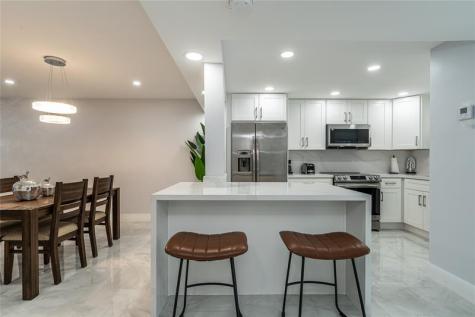 9523 S Hollybrook Lake Drive Pembroke Pines FL 33025