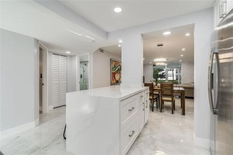 9523 S Hollybrook Lake Drive Pembroke Pines FL 33025