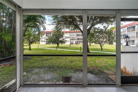 9523 S Hollybrook Lake Drive Pembroke Pines FL 33025