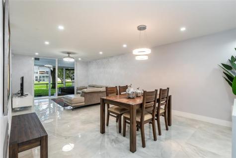 9523 S Hollybrook Lake Drive Pembroke Pines FL 33025