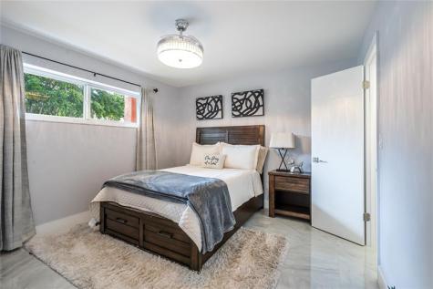 9523 S Hollybrook Lake Drive Pembroke Pines FL 33025