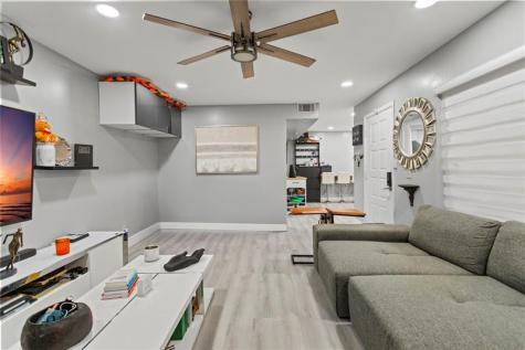 22940 Oxford Place Boca Raton FL 33433