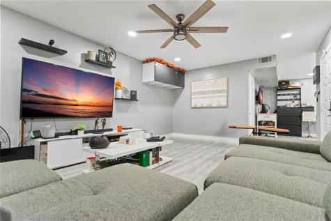 22940 Oxford Place Boca Raton FL 33433
