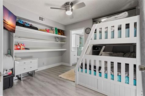 22940 Oxford Place Boca Raton FL 33433