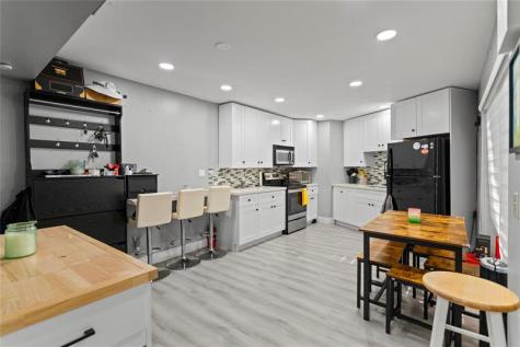 22940 Oxford Place Boca Raton FL 33433