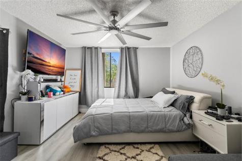 22940 Oxford Place Boca Raton FL 33433