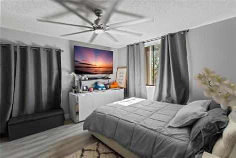 22940 Oxford Place Boca Raton FL 33433