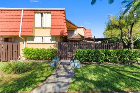 22940 Oxford Place Boca Raton FL 33433