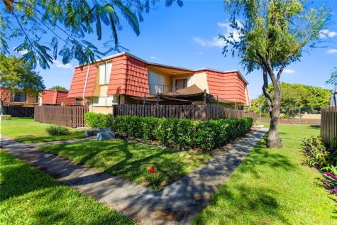 22940 Oxford Place Boca Raton FL 33433