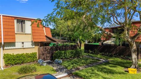 22940 Oxford Place Boca Raton FL 33433
