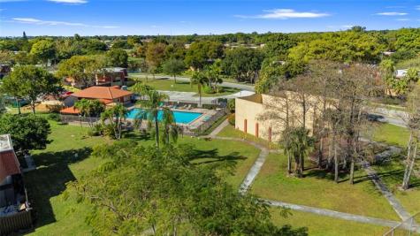 22940 Oxford Place Boca Raton FL 33433