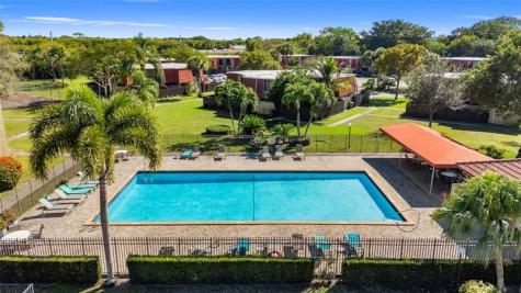 22940 Oxford Place Boca Raton FL 33433