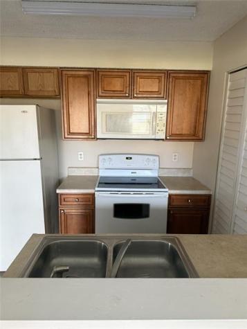 1253 SW 46th Avenue Pompano Beach FL 33069