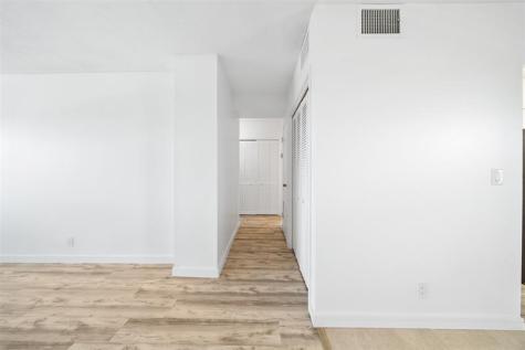 2555 NE 11th Street Fort Lauderdale FL 33304