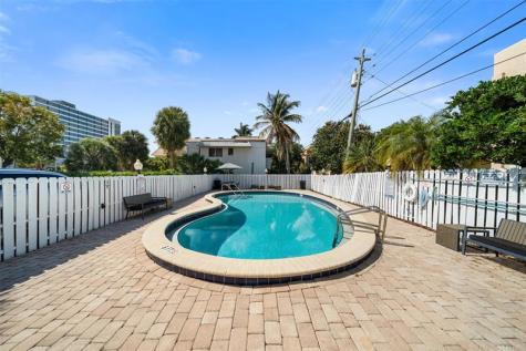2555 NE 11th Street Fort Lauderdale FL 33304