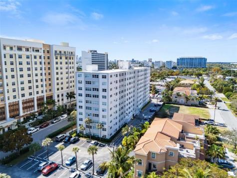2555 NE 11th Street Fort Lauderdale FL 33304
