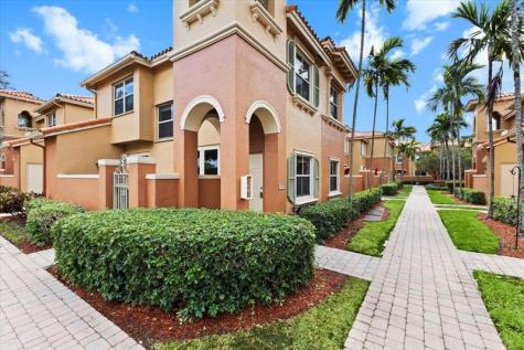 4903 Schooner Drive Fort Lauderdale FL 33312