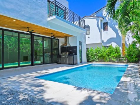 3755 Solana Road Miami FL 33133