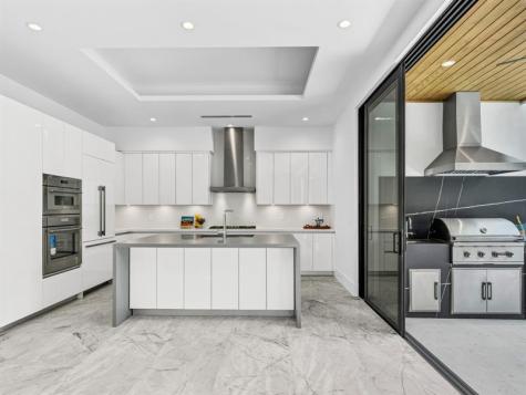 3755 Solana Road Miami FL 33133