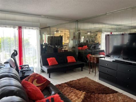6820 W Flagler Street Miami FL 33144