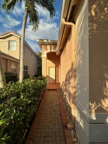 1572 Banyan Way Weston FL 33327